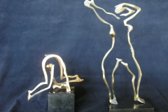 Cambalhota Bronze com oxidação 12x7x18 alt 1991 e Nina bronze com oxidação 9x14x25 alt 1987