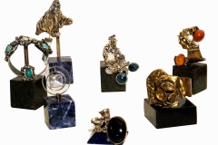 colares,pendentes e braceletes em prata ou bronze e pedras semipreciosas